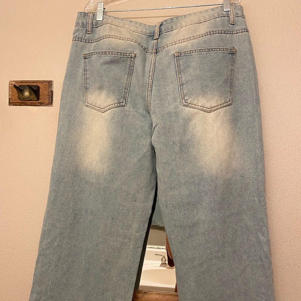Light Blue Jeans, Brand: Jeans, Size: Large.